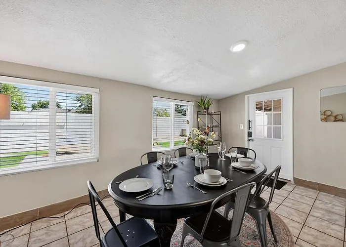 Holiday home Lux Mins 2 Sky Harbor Honorhealth Dignity Hlt Phoenix