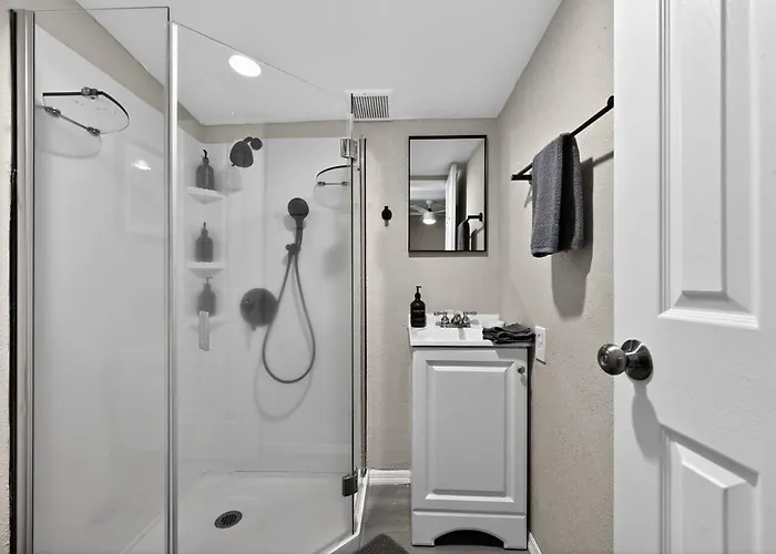 Lux Mins 2 Sky Harbor Honorhealth Dignity Hlt Holiday home