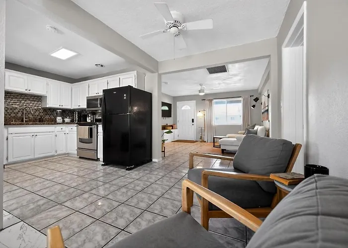 Lux Mins 2 Sky Harbor Honorhealth Dignity Hlt Holiday home Phoenix